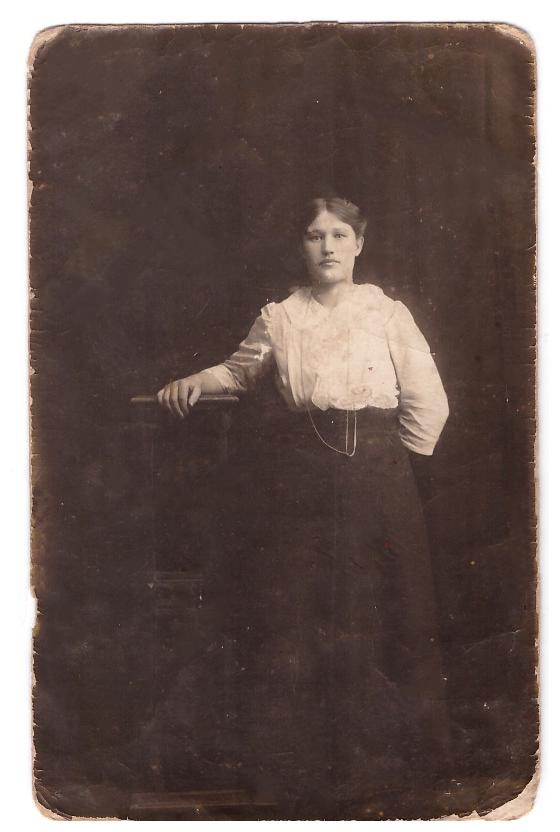 Auguste, Andras Manfeldes vecvecmāmiņa ap 1914. gadu